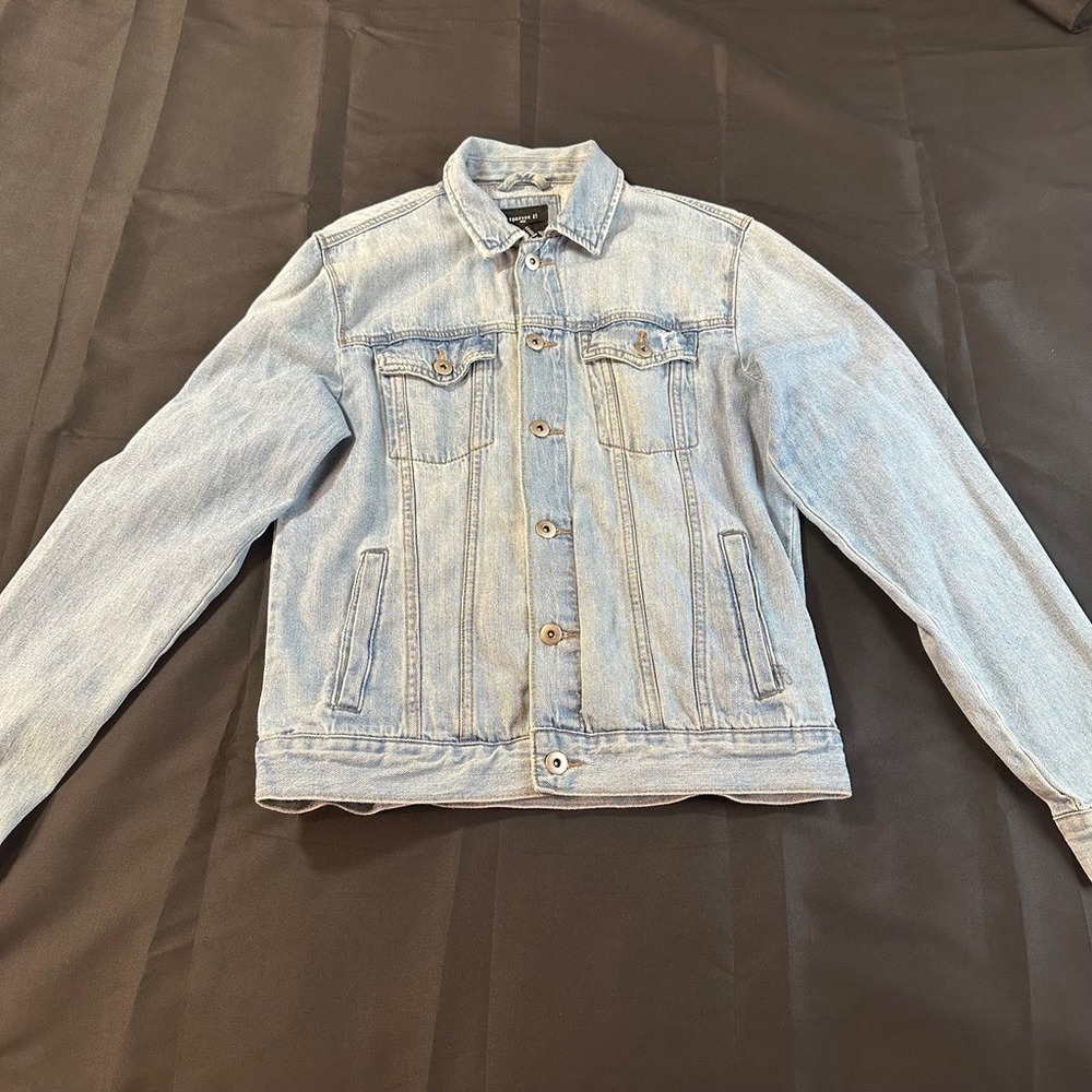 Forever 21 Men Denim Jacket Size XS Light‎ Wash Blue Cotton Button Up Trucker